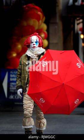 London, England, UK. Scary Clown in Leicester Square Stockfoto