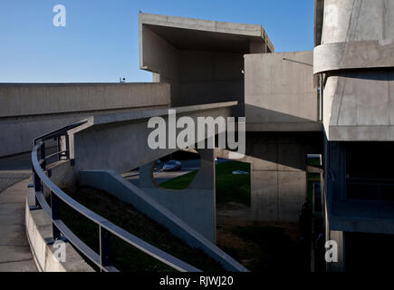 Firminy, Kirche St. Pierre, Le Corbusier posthum, 1970 bis 2006 mit Unterbrechungen, Rampe Stockfoto