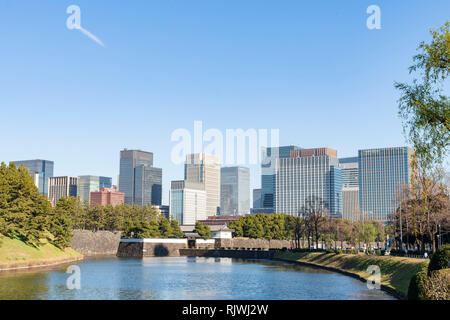 Graben um Kokyogaien National Gardens in der Nähe von Sakuradamon Gate, Tokio, Tokyo, Japan Stockfoto