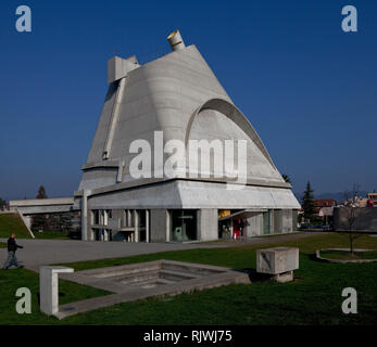 Firminy, Kirche St. Pierre, Le Corbusier posthum, 1970 bis 2006 mit Unterbrechungen, Ansicht von Südwest Stockfoto