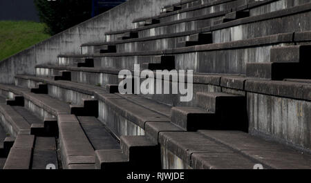 Firminy, Stadion, Le Corbusier, Posthum, Tribünensitzplätze 1966-1969 Stockfoto