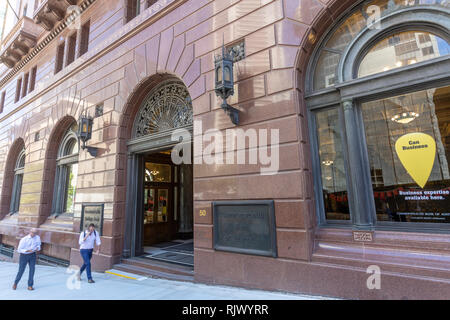 Commonwealth Sparkasse oder CBA-Bank Filiale in Martin Place im Stadtzentrum von Sydney, Australien Stockfoto