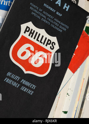 Vintage Phillips 66 Straßenkarten für Verkauf an ein Antiquitätengeschäft Stockfoto