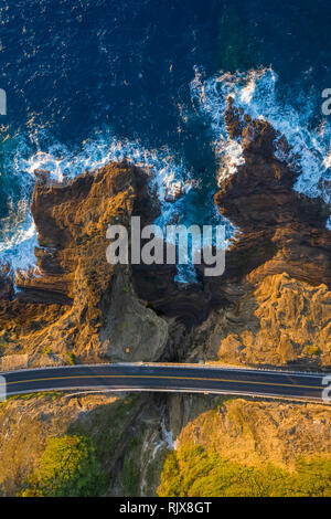 Bin Luftaufnahme von Highway 72 entlang der Ostküste von Oahu, Hawaii. Stockfoto