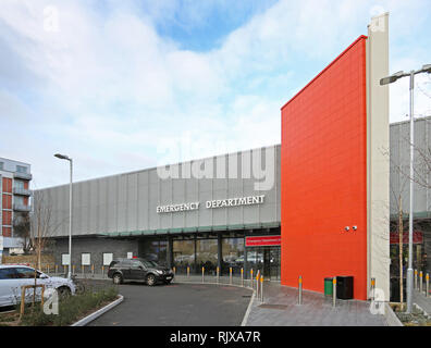 Haupteingang der neuen Notaufnahme in Croydon University Hospital, London, UK, Dezember 2018 geöffnet. Stockfoto