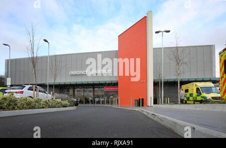 Haupteingang der neuen Notaufnahme in Croydon University Hospital, London, UK, Dezember 2018 geöffnet. Stockfoto