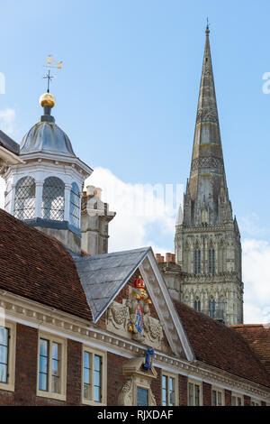 Die matronen College Crest, Salisbury, Wiltshire, England, Großbritannien Stockfoto