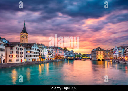 Zürich. Stadtbild Bild von Zürich, Schweiz während der dramatischen Sonnenuntergang Stockfoto