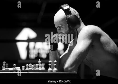 Schachboxen Gleiches an der geistigen Fight Club in Berlin. Stockfoto