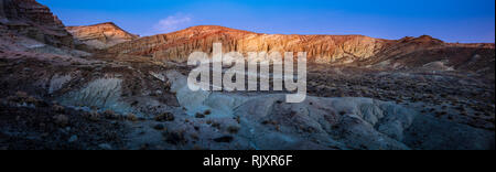 Verblassendes Licht im Red Rock Canyon State Park, Kalifornien. Stockfoto