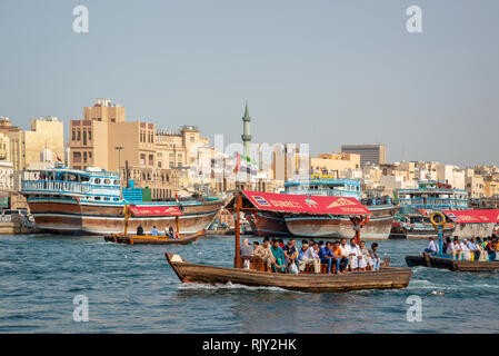 Traditionelle Holzboote in Dubai, Vereinigte Arabische Emirate Stockfoto