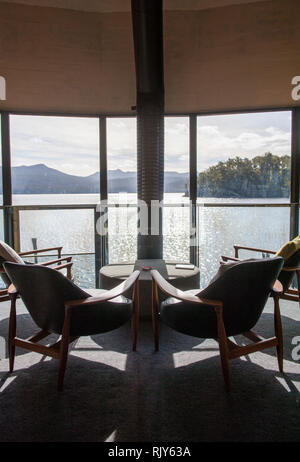 Blick über Lake St. Clair in Tasmanien vom Pumpenhaus, zwischen 1934 und 1940 gebaut, um Wasser aus dem See für einen Hydro System zu pumpen, und geöffnet Stockfoto