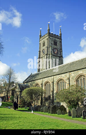 Tavistock Pfarrkirche und Begründung Stockfoto