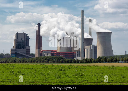 Kohlekraftwerk in der Nähe von Braunkohle Garzweiler in Deutschland Stockfoto