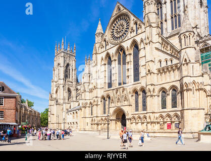 York Minster, gotische Kathedrale, südlichen Querschiff mit der kunstvollen Rosette, York, Yorkshire, England, UK, GB, Europa Stockfoto