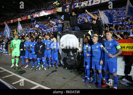 GENK, BELGIEN - 08 Februar: Genk Spieler feiern nach dem Gewinn der Jupiler Pro League Spieltag 25 zwischen KRC Genk und Standard de Liège am Februar 08, 2019 in Genk, Belgien. (Foto von Vincent Van Doornick/Isosport) Stockfoto