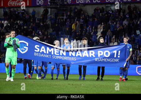 GENK, BELGIEN - 08 Februar: Genk Spieler feiern nach dem Gewinn der Jupiler Pro League Spieltag 25 zwischen KRC Genk und Standard de Liège am Februar 08, 2019 in Genk, Belgien. (Foto von Vincent Van Doornick/Isosport) Stockfoto