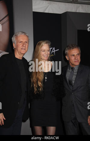 James Cameron, Suzy Amis Cameron, Christoph Waltz 02/05/2019 Die Los Angeles Premiere von "Alita: Battle Angel' im Regency Dorf Theater in Los Angeles, CA Foto: Cronos/Hollywood Nachrichten gehalten Stockfoto