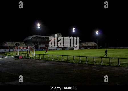 Llanelli, UK. 08 Feb, 2019. Llanelli Stadt host Aberystwyth Stadt Stebonheath Park in der Welsh Premier League. Quelle: Lewis Mitchell/Alamy leben Nachrichten Stockfoto
