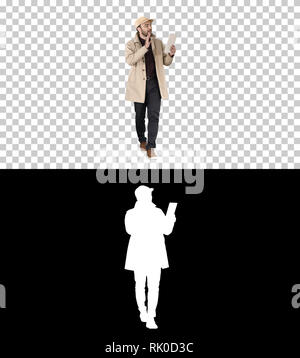 Auf Alpha-Matt. Volle Länge geschossen. Hübscher junger Mann mit Tablet, Videokonferenz, Alphakanal professionelle Aufnahme in 4K-Auflösung. 006. Sie können mit Stockfoto