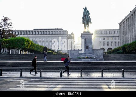 14.11.2018, Bruessel, Belgien - Blick ueber den Albertina Platz in sterben Eglise Saint-Jacques-sur-coudenberg an der Place Royale auf dem Mont des Arts Stockfoto