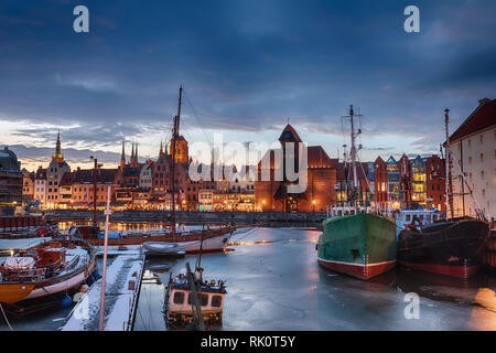 Blick auf Zuraw in Danzig vom Hafen Hafen der Mottlau in der Nähe von Insel Olowianka Stockfoto