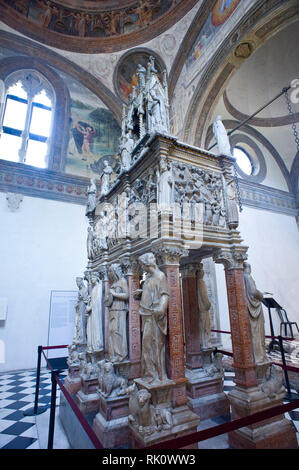 Italien. Lombardei, Mailand. In der Basilika Sant'Eustorgio gibt es das Portinari Kapelle. In der Arch finden Sie die Überreste des Hl. Petrus von Verona. Sub Stockfoto
