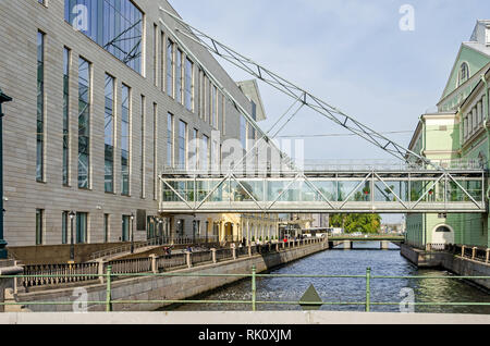 Sankt Petersburg, Russland - 9. September 2018: Blick von der Brücke über den Torgovy Kryukov Canal, das alte Gebäude des Mariinsky Theaters Stockfoto