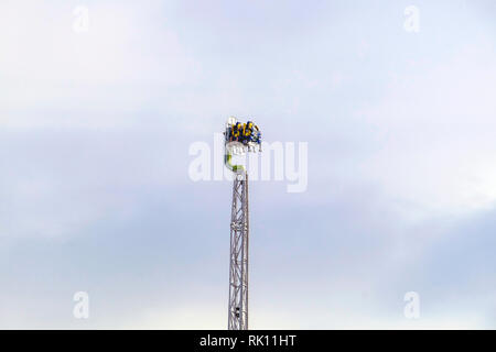 Feria de Abril de Barcelona, (30-04-2018), Katalonien, Spanien. Atmosphäre und Installationen im Forum von Barcelona. Stockfoto