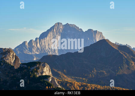 Blick auf Monte Civetta in der Nähe des Passo Falzarego Pass, Dolomiten, Belluno, Venetien, Italien Stockfoto