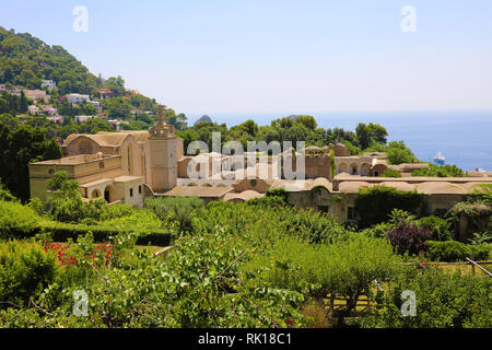 Malerischer Blick auf Certosa di San Giacomo, Kartause, Capri, Golf von Neapel, Kampanien, Italien Stockfoto