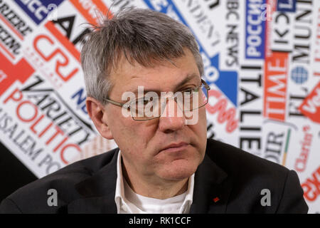 Rom, Italien. 08 Feb, 2019. Maurizio Landini, CGIL Gewerkschaftssekretär, besucht eine Pressekonferenz an der Foreign Press Association in Rom, Italien Am 08 Februar, 2019. CGIL, CISL und UIL (Italiens Gewerkschaften) an einer nationalen Demonstration nehmen, für den 9. Februar geplant, gegen die Wirtschaftspolitik der italienischen Regierung zu protestieren. Credit: Giuseppe Ciccia/Pacific Press/Alamy leben Nachrichten Stockfoto