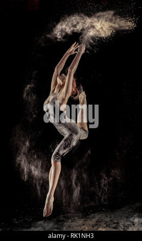Mehl Tanz mit einer Ballerina Stockfoto