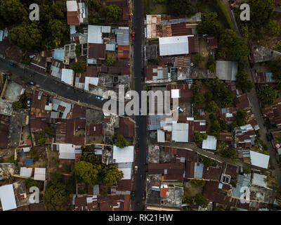 Luftbild des Lateinischen ländlichen Dorf Slums in Guatemala Stockfoto