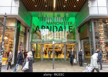 Eingang zum Manchester Arndale Shopping Centre Mall im Stadtzentrum von Manchester, England, Großbritannien Stockfoto