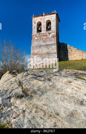 Iglesia Rupestre de los Santos Justo y Pastor, Olleros de Pisuerga, Montaña Palentina, Palencia, Castilla y Leon, Spanien, Europa Stockfoto