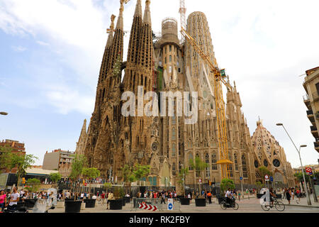 BARCELONA, SPANIEN - 12. Juli 2018: Die Basilika ich Temple Expiatori de la Sagrada Familia, Barcelona, Katalonien, Spanien Stockfoto