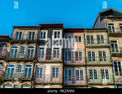 Typicall und farbenfrohe Haus in Porto Ribeira Viertel Stockfoto