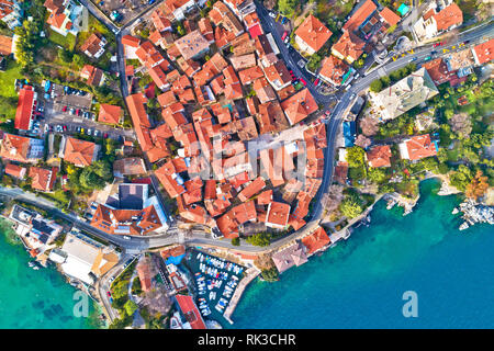 Stadt Lovran Altstadt und die Küste Luftbild, Kvarner Bucht von Kroatien Stockfoto