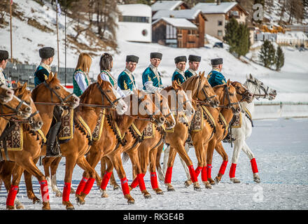 Aserianische Fahrer während einer Show für die Snow Polo World Cup 2019, St. Moritz, Schweiz Stockfoto