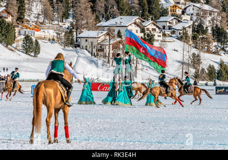 Aserianische Fahrer während einer Show für die Snow Polo World Cup 2019, St. Moritz, Schweiz Stockfoto