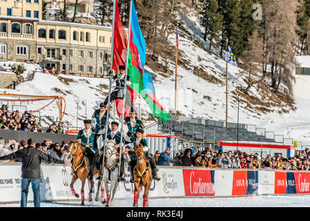 Aserianische Fahrer während einer Show für die Snow Polo World Cup 2019, St. Moritz, Schweiz Stockfoto