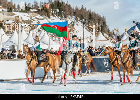 Aserianische Fahrer während einer Show für die Snow Polo World Cup 2019, St. Moritz, Schweiz Stockfoto