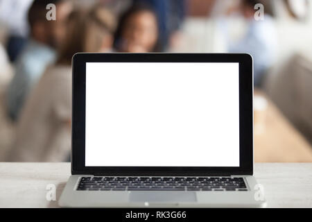 Mock up Weiß leer Laptop auf Büro Schreibtisch Stockfoto