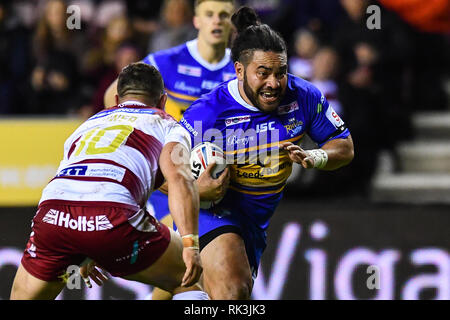 8. Februar 2019, DW Stadium, Wigan, England; Betfred Super League, Runde 2, Wigan Warriors vs Leeds Rhinos; Konrad Hurrell (4) von der Leeds Rhinos in Aktion Quelle: Craig Thomas/News Bilder Stockfoto