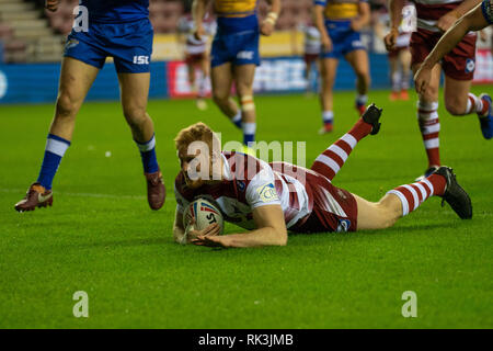 Die wigan Warriors Joe Farren Kerben seine Seiten vierten versuchen, 8. Februar 2019, DW Stadium, Wigan, England; Betfred Super League, Runde 2, Wigan Warriors vs Leeds Rhinos; Quelle: News Bilder Stockfoto