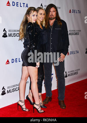 Los Angeles, USA. 08 Feb, 2019. Tish Cyrus, Miley Cyrus, Billy Ray Cyrus024 besucht MusiCares Person des Jahres ehrt Dolly Parton im Los Angeles Convention Center am 8. Februar 2019 in Los Angeles, Kalifornien Quelle: Tsuni/USA/Alamy leben Nachrichten Stockfoto