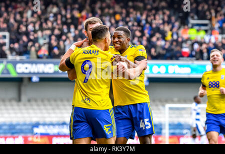 London, Großbritannien. 09 Feb, 2019. Che Adams von Birmingham City feiert zählenden Birminghams erstes Ziel bei der EFL Sky Bet Championship Match zwischen den Queens Park Rangers und Birmingham City an der Loftus Road Stadium, London, England am 9. Februar 2019. Foto von Phil Hutchinson. Nur die redaktionelle Nutzung, eine Lizenz für die gewerbliche Nutzung erforderlich. Keine Verwendung in Wetten, Spiele oder einer einzelnen Verein/Liga/player Publikationen. Credit: UK Sport Pics Ltd/Alamy leben Nachrichten Stockfoto