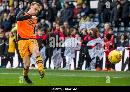 Derby, Großbritannien. 09 Feb, 2019. Kamil Grosicki von Hull City, bevor die EFL Sky Bet Championship Match zwischen Derby County und Hull City im Pride Park Stadium, Derby, England am 9. Februar 2019. Foto von Matthew Buchan. Nur die redaktionelle Nutzung, eine Lizenz für die gewerbliche Nutzung erforderlich. Keine Verwendung in Wetten, Spiele oder einer einzelnen Verein/Liga/player Publikationen. Credit: UK Sport Pics Ltd/Alamy leben Nachrichten Stockfoto