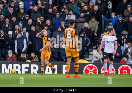 Derby, Großbritannien. 09 Feb, 2019. Kamil Grosicki von Hull City rues eine goldene Chance, während die EFL Sky Bet Championship Match zwischen Derby County und Hull City im Pride Park Stadium, Derby, England am 9. Februar 2019. Foto von Matthew Buchan. Nur die redaktionelle Nutzung, eine Lizenz für die gewerbliche Nutzung erforderlich. Keine Verwendung in Wetten, Spiele oder einer einzelnen Verein/Liga/player Publikationen. Credit: UK Sport Pics Ltd/Alamy leben Nachrichten Stockfoto